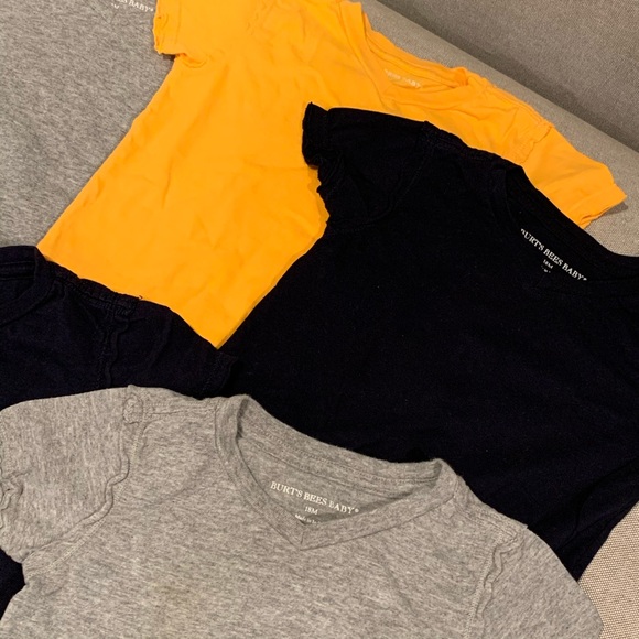 5 Burts Bees V-neck T-shirts’!!! - Picture 5 of 5